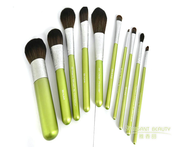 愛化妝的美眉為什麽要選擇一把好的蜜柚直播APP下载安装